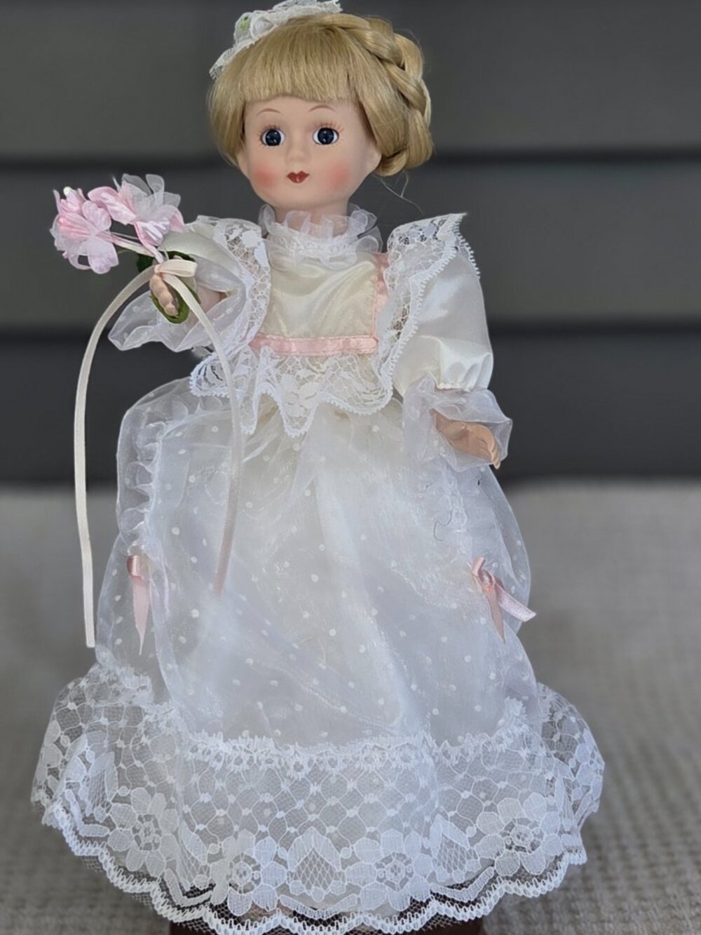 Musical & Automation Doll Head/Arms Move Plays Theme from Love Story NIB LISTEN!